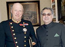 Kong Harald ans Ambassador Rab Nawaz Khan